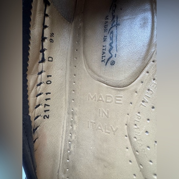 Santoni Made in Italy Black Leather Tassel Loafers – Men’s Size 9.5 D main image 8